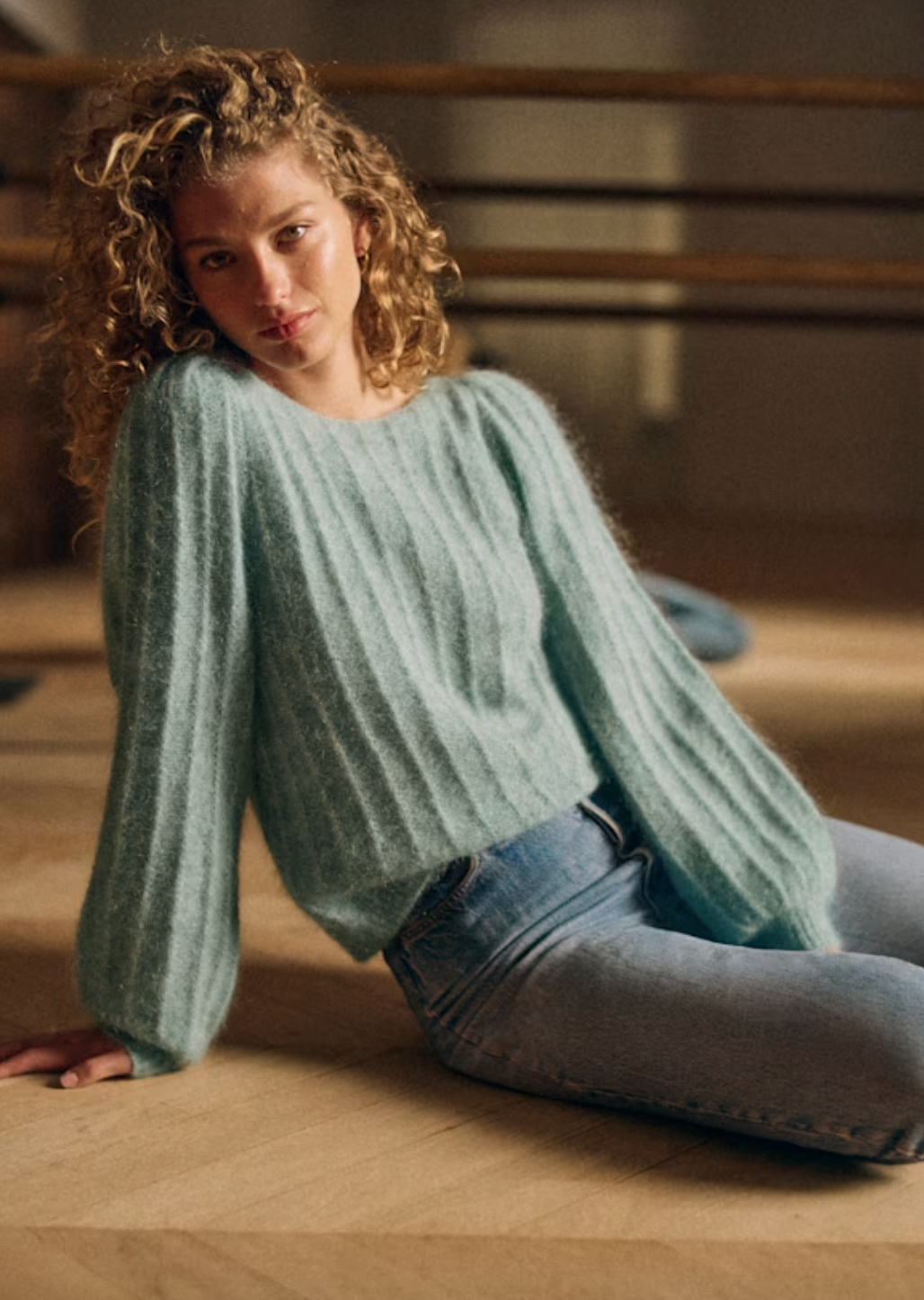 Stay cozy and chic in the Aretha Jumper. Made from a luxurious blend of wool and kid mohair, this jumper features long puffed sleeves and a boat neckline for a stylish and comfortable fit. The patterned knit adds a touch of texture, making it the perfect addition to your fall and winter wardrobe.