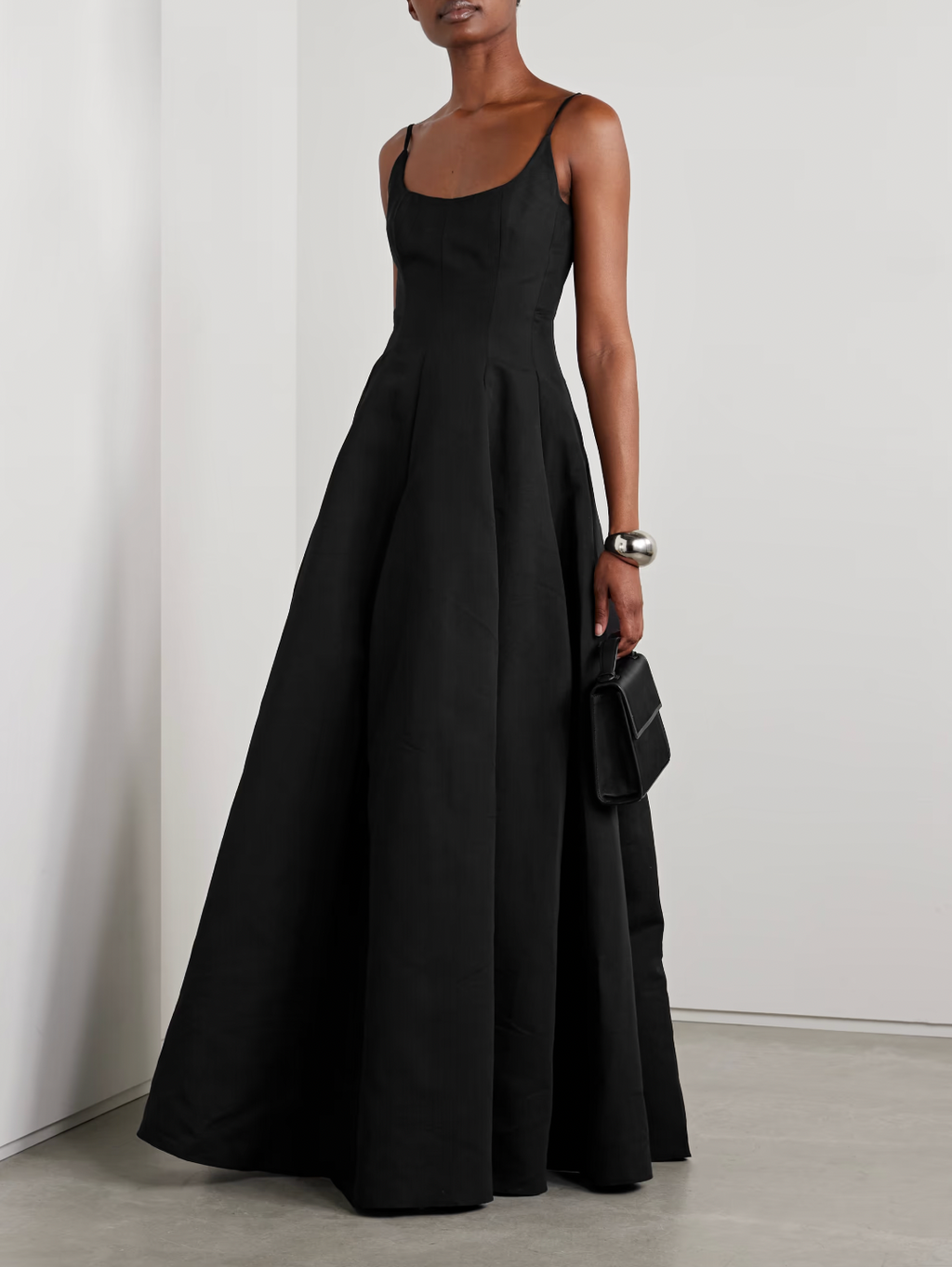 Elevate your wardrobe with the Joy Pleated Cotton-blend Faille Maxi Dress by STAÜD. Crafted from a soft yet structured cotton-blend faille, this maxi dress features elegant pleats that create graceful movement and a flattering silhouette. Perfect for both day and evening, its timeless design offers effortless sophistication and comfort, making it a versatile choice for any occasion. Experience the perfect blend of style and ease with this standout piece.