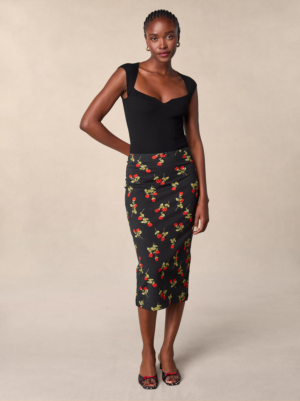 Upgrade your wardrobe with the Naella Skirt! Made from high-quality printed jersey, this midi tube skirt is the perfect addition to any outfit. Its flattering fit will make you feel confident and stylish, while its unique print will make you stand out. Perfect for any occasion, this skirt will become your new go-to piece!