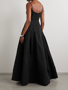 Elevate your wardrobe with the Joy Pleated Cotton-blend Faille Maxi Dress by STAÜD. Crafted from a soft yet structured cotton-blend faille, this maxi dress features elegant pleats that create graceful movement and a flattering silhouette. Perfect for both day and evening, its timeless design offers effortless sophistication and comfort, making it a versatile choice for any occasion. Experience the perfect blend of style and ease with this standout piece.