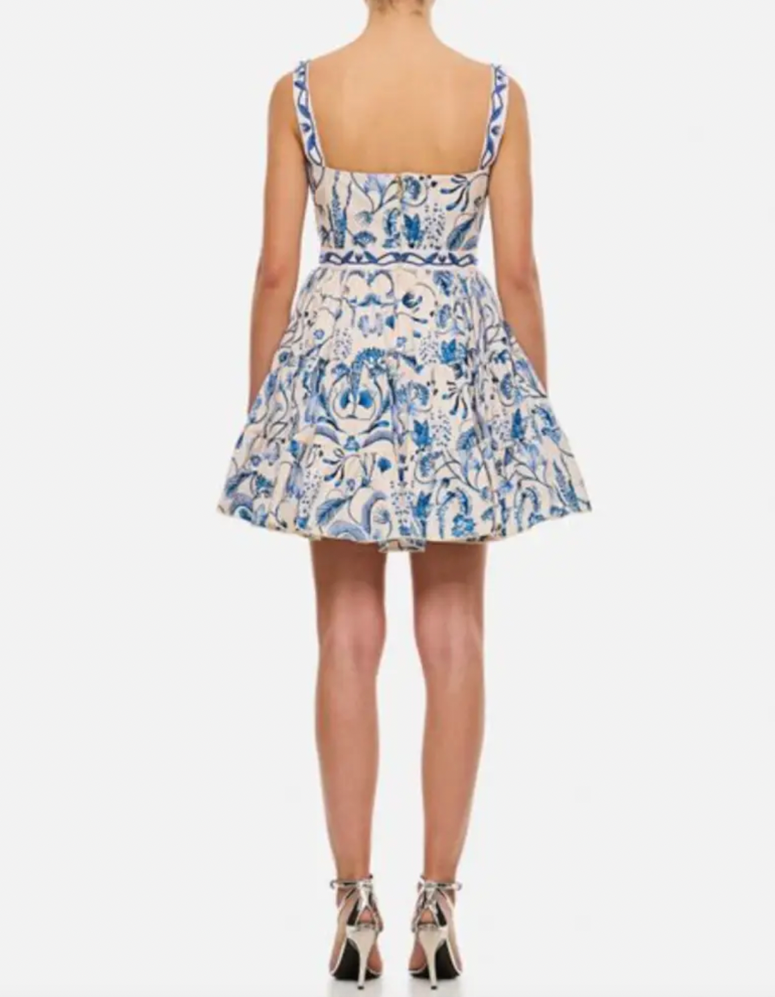 Discover effortless elegance with the Bendita Habitat Lima Mini Dress by Agua Bendita. This stunning piece features a flattering silhouette perfect for warm-weather adventures, from beachside getaways to casual evening outings. Crafted with attention to detail, the dress combines comfort with contemporary style, making it an essential addition to your wardrobe. 