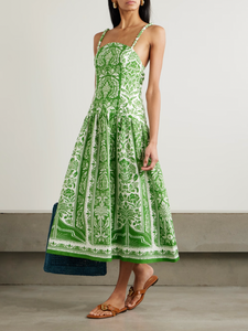 This Printed Gathered Linen Maxi Dress by FARM RIO offers a blend of effortless style and breathable comfort. Crafted from high-quality linen, its gathered design enhances the silhouette while allowing natural airflow, making it ideal for warm weather. The vibrant print adds a distinctive, expert touch, perfect for showcasing refined taste in casual or resort wear.