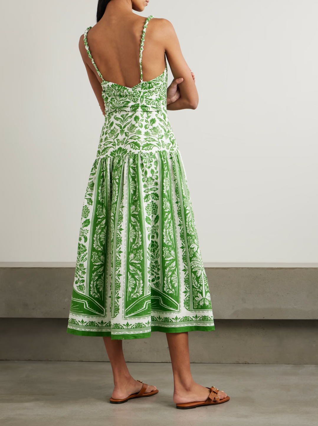 This Printed Gathered Linen Maxi Dress by FARM RIO offers a blend of effortless style and breathable comfort. Crafted from high-quality linen, its gathered design enhances the silhouette while allowing natural airflow, making it ideal for warm weather. The vibrant print adds a distinctive, expert touch, perfect for showcasing refined taste in casual or resort wear.