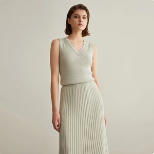 Elevate your wardrobe with Ensemble Anne. Our luxurious women's clothing features wholesale merino wool and silk for a lightweight yet stylish look. Versatile summer skirts and vests, designed for the fashion-forward woman. A perfect set for any occasion.