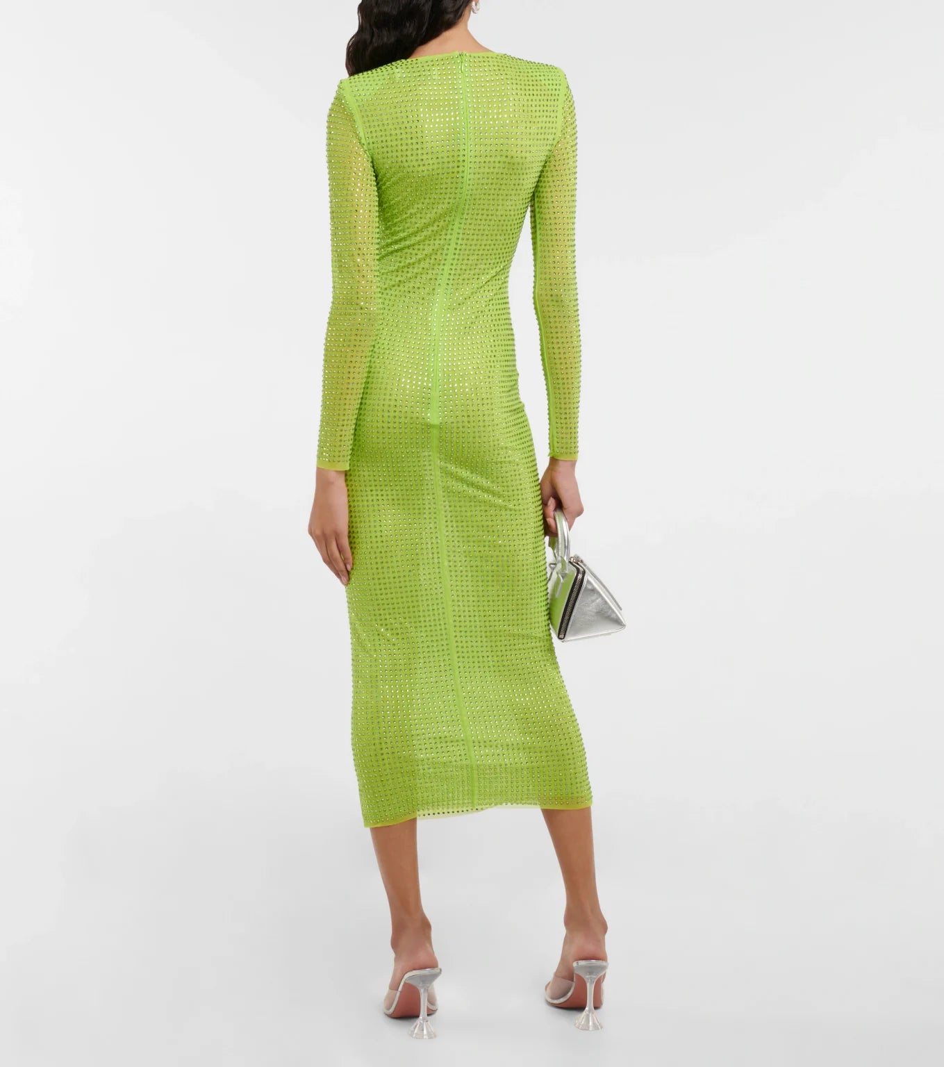 Unleash your inner shine with the Dress Nissa. This stunning green sequined dress features delicate beading and a bodycon fit that will make you stand out at any party. With long sleeves and a floor-length design, you'll be sure to turn heads and feel confident all night long.