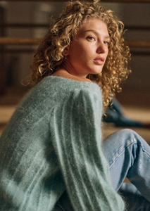 Stay cozy and chic in the Aretha Jumper. Made from a luxurious blend of wool and kid mohair, this jumper features long puffed sleeves and a boat neckline for a stylish and comfortable fit. The patterned knit adds a touch of texture, making it the perfect addition to your fall and winter wardrobe.