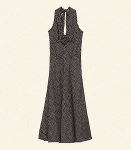 The Mazarin Dress - Camille Dot by Doen captures subtle 1990s sophistication through its luxurious silk-viscose blend and elegant halter neckline accented with fine ruffles. Designed with a fitted bodice and an invisible side zipper, it ensures a smooth, tailored silhouette. A removable silk georgette rosette brooch adds an element of adaptable refinement, perfect for elevating your wardrobe with timeless grace.