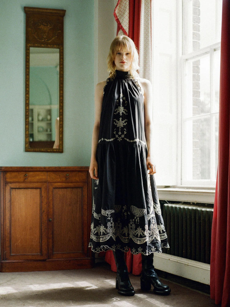 Elevate your wardrobe with the Kingsley Embroidery Tank Dress by SEA NY, designed to combine elegance and ease. Featuring intricate embroidered details, a high neckline, and a charming back bow tie, this dress offers a sophisticated silhouette. The scalloped hemline adds a delicate finishing touch, while the button back closure ensures a relaxed and comfortable fit. Perfect for any occasion, Kingsley blends timeless style with effortless charm.