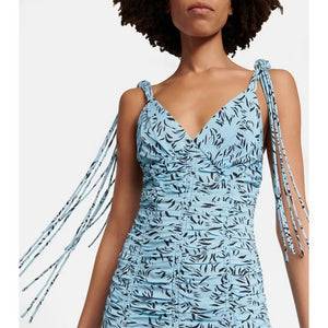 Expertly designed by PROENZA SCHOULER, the Dress Kathie is a must-have addition to your wardrobe. This beautiful tank midi-dress features a flattering V-neckline and a unique leafy print in shades of blue. Made from high-quality materials, it's perfect for any occasion and will make you stand out with its elegant and stylish design.