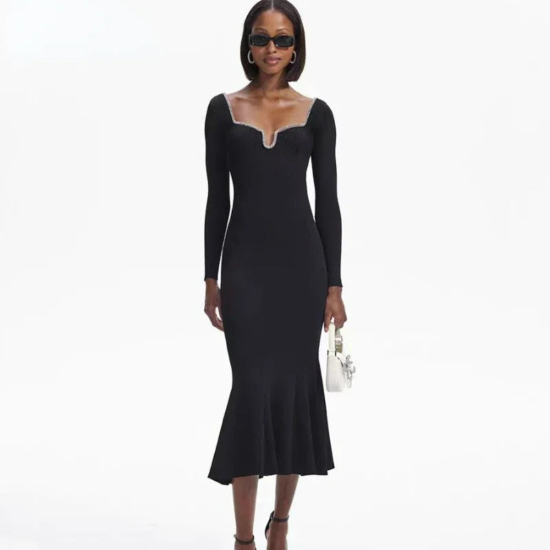 Expertly crafted by Self-Portrait, this flared midi dress is adorned with delicate crystal embellishments, adding a touch of elegance to any occasion. With its flattering silhouette and high-quality construction, this dress will make a statement and leave a lasting impression. Perfect for any fashion-forward individual looking to make a stylish and sophisticated statement.