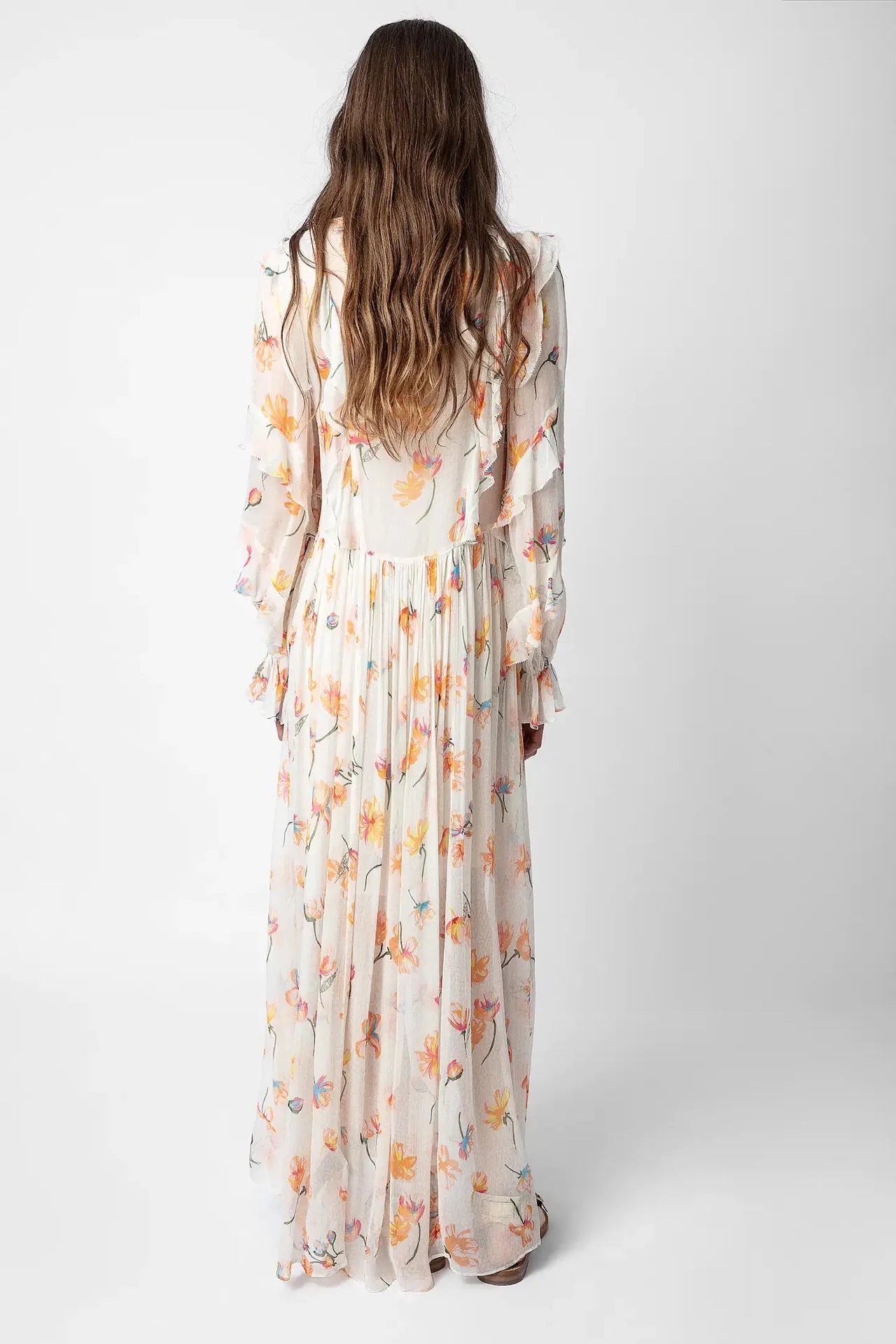 Elevate your style with this Zadig &amp; Voltaire floral-print maxi dress. Its stunning design and high-quality material will make you stand out in any occasion. Perfect for a day out or a special evening, this dress offers both comfort and elegance.