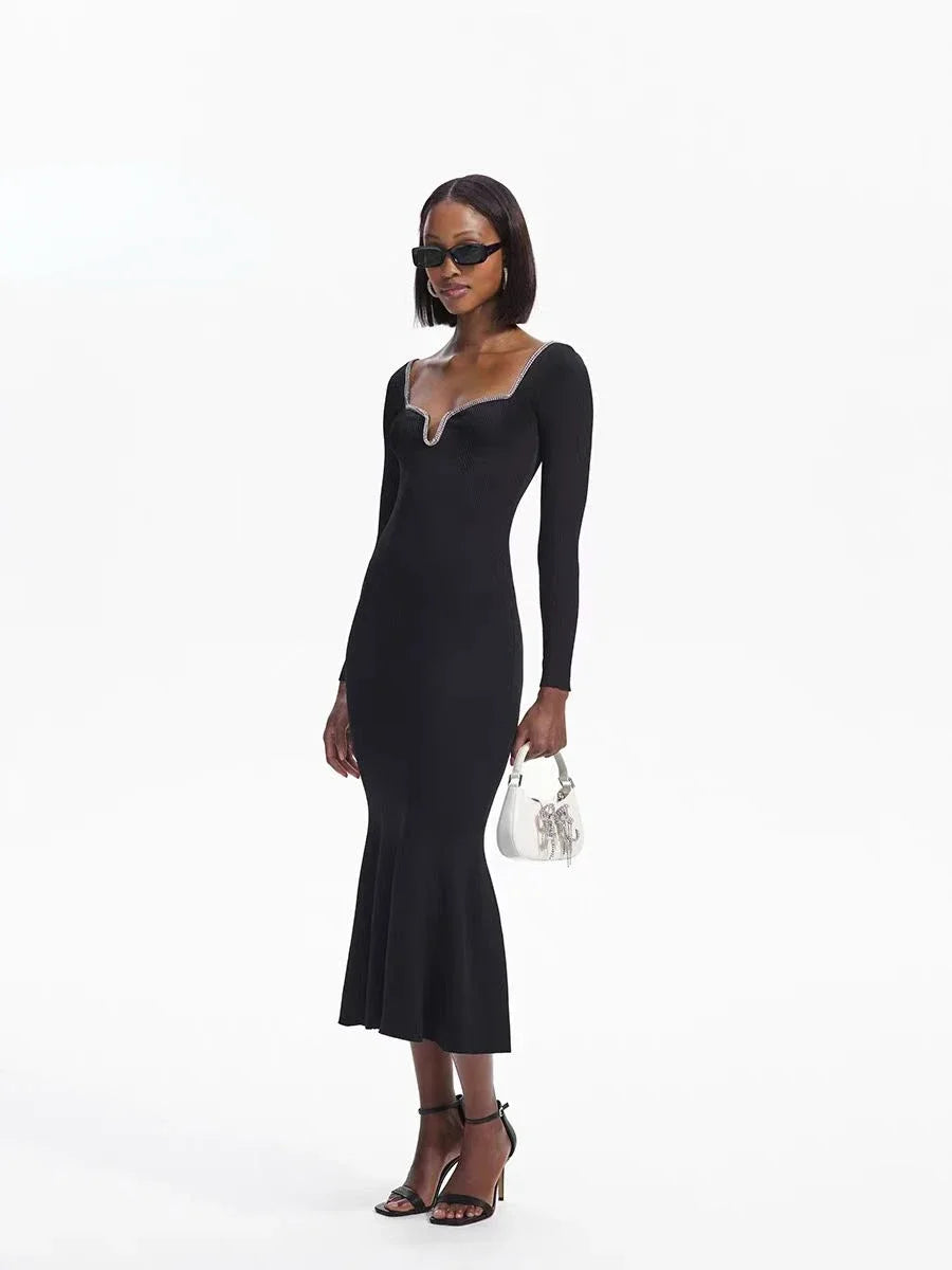 Expertly crafted by Self-Portrait, this flared midi dress is adorned with delicate crystal embellishments, adding a touch of elegance to any occasion. With its flattering silhouette and high-quality construction, this dress will make a statement and leave a lasting impression. Perfect for any fashion-forward individual looking to make a stylish and sophisticated statement.