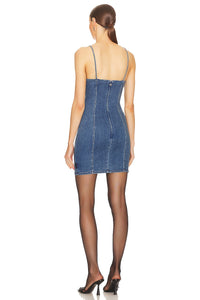 This vintage washed denim dress features a three-dimensional floral embellishment, adding a touch of femininity to the overall design. Made with high-quality cotton fabric, this dress offers both style and comfort. Perfect for any occasion, this stretchy mini dress is a must-have addition to your wardrobe.