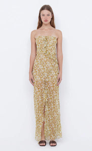 Elevate your style with the Opal Strapless Maxi Dress from bec + bridge. The lightweight, lustrous print fabric effortlessly drapes over your body, while the front leg split and asymmetrical raw cut ruffle detailing add a touch of sophistication. With a chic hanky drape hemline and versatile strapless neckline, this dress is perfect for any occasion. Add it to your wardrobe for an exclusive and timeless look.
