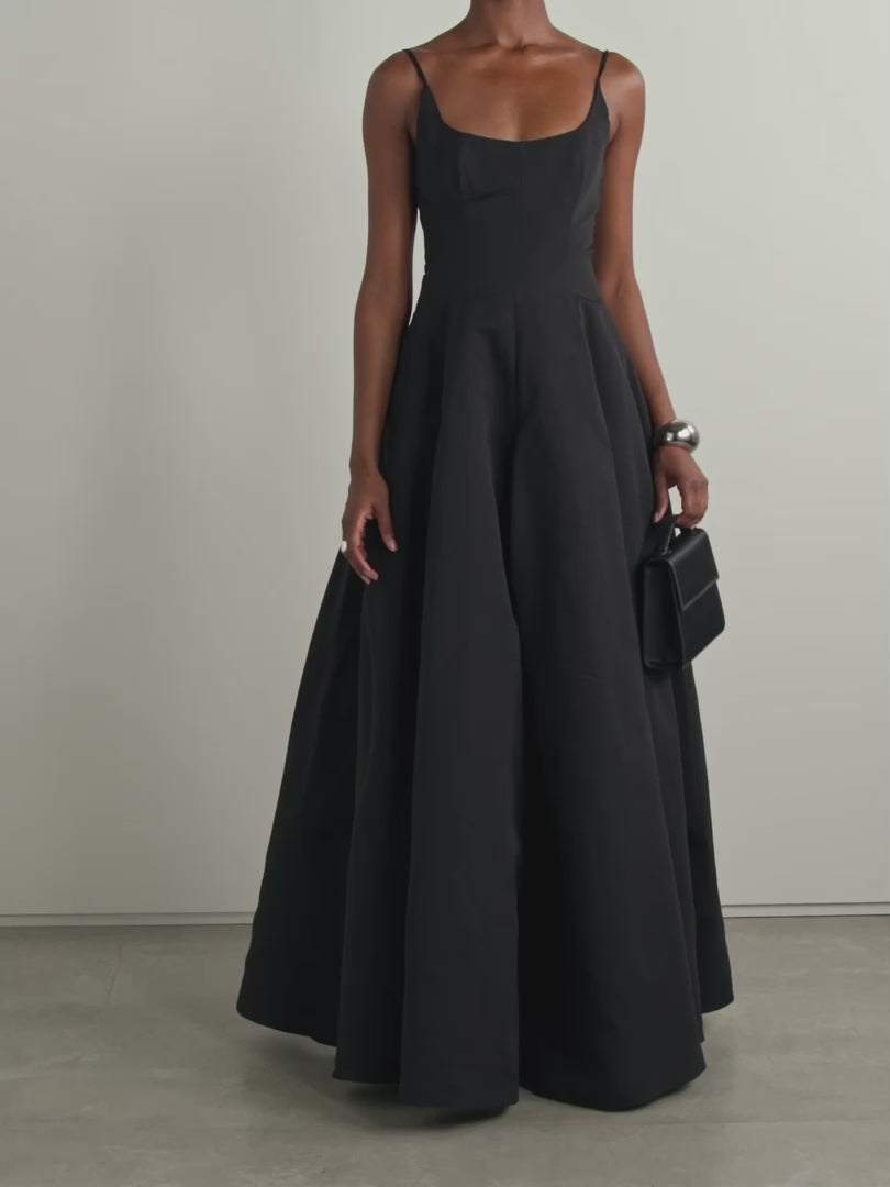 Elevate your wardrobe with the Joy Pleated Cotton-blend Faille Maxi Dress by STAÜD. Crafted from a soft yet structured cotton-blend faille, this maxi dress features elegant pleats that create graceful movement and a flattering silhouette. Perfect for both day and evening, its timeless design offers effortless sophistication and comfort, making it a versatile choice for any occasion. Experience the perfect blend of style and ease with this standout piece.