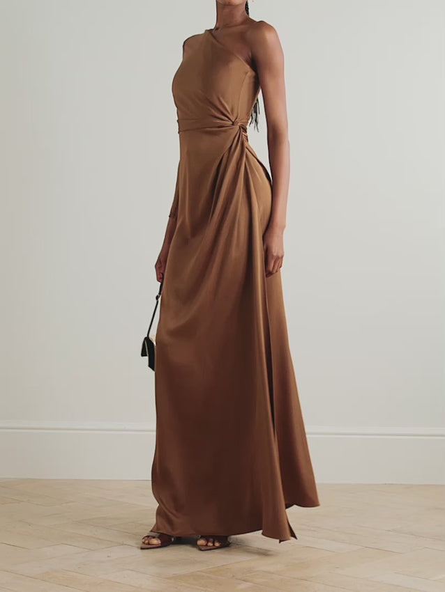 Elevate your special occasion attire with this Alex Perry one-shoulder gown. Crafted from luxurious satin-crepe, the dramatic silhouette is enhanced with a gathered detail and asymmetrical design. Perfect for formal events, pair with statement jewelry for a complete look.