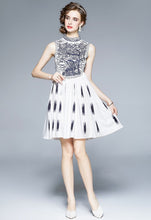 Load image into Gallery viewer, Robe Catarina
