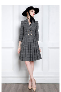 Introducing the Robe Perrine, your go-to dress for the early autumn season. This dress features a classic plaid pattern and a long sleeve design, perfect for staying stylish and comfortable. Made with high-quality materials, this dress offers both fashion and durability. Upgrade your wardrobe with the Temperament Plaid Skirt Early Autumn Women's Dress.