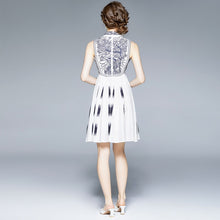 Load image into Gallery viewer, Robe Catarina
