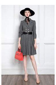 Introducing the Robe Perrine, your go-to dress for the early autumn season. This dress features a classic plaid pattern and a long sleeve design, perfect for staying stylish and comfortable. Made with high-quality materials, this dress offers both fashion and durability. Upgrade your wardrobe with the Temperament Plaid Skirt Early Autumn Women's Dress.