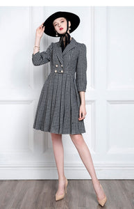 Introducing the Robe Perrine, your go-to dress for the early autumn season. This dress features a classic plaid pattern and a long sleeve design, perfect for staying stylish and comfortable. Made with high-quality materials, this dress offers both fashion and durability. Upgrade your wardrobe with the Temperament Plaid Skirt Early Autumn Women's Dress.