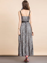 Load image into Gallery viewer, Robe Yvette
