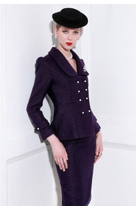 Experience the luxury of high fashion with Costume Selina, a high-end tweed suit crafted from a show-thin and fragrant style. Enjoy the timeless sophistication of tweed fabric combined with a refined cut for a look that sets you apart. Bring a touch of elegance to any occasion with Costume Selina.