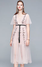 Load image into Gallery viewer, Robe Eira
