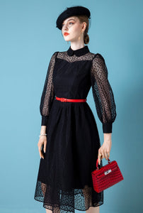 Elevate your style with the Robe Leonisa. This high-end French-inspired dress for women is perfect for the fall and winter seasons. The new lace design adds a touch of sophistication while the retro lantern sleeves add a touch of vintage flair. Make a statement and turn heads with this must-have piece.