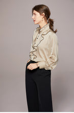 Load image into Gallery viewer, Blouse en soie Celia
