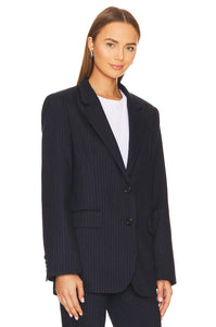 Ensemble Kathy is a professional two-piece suit for women, featuring a temperamental business jacket and a commuting pant, designed to provide superior style and comfort. Crafted from the finest materials, this suit is perfect for the modern woman on the go, combining style and function.