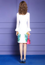 Load image into Gallery viewer, Robe Patrisha
